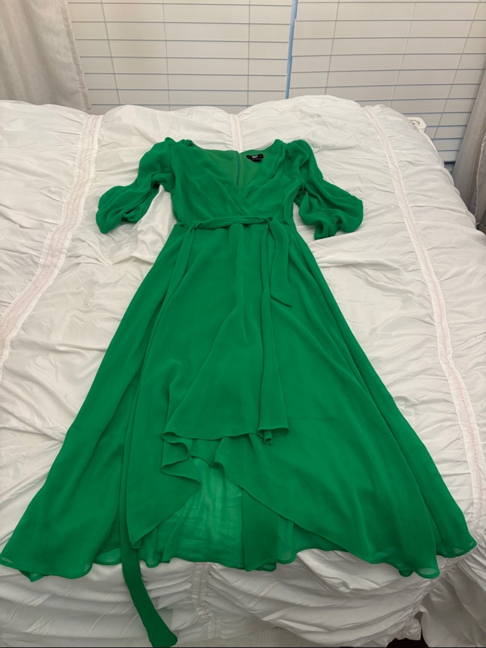 Elegant Green Wrap Midi Dress